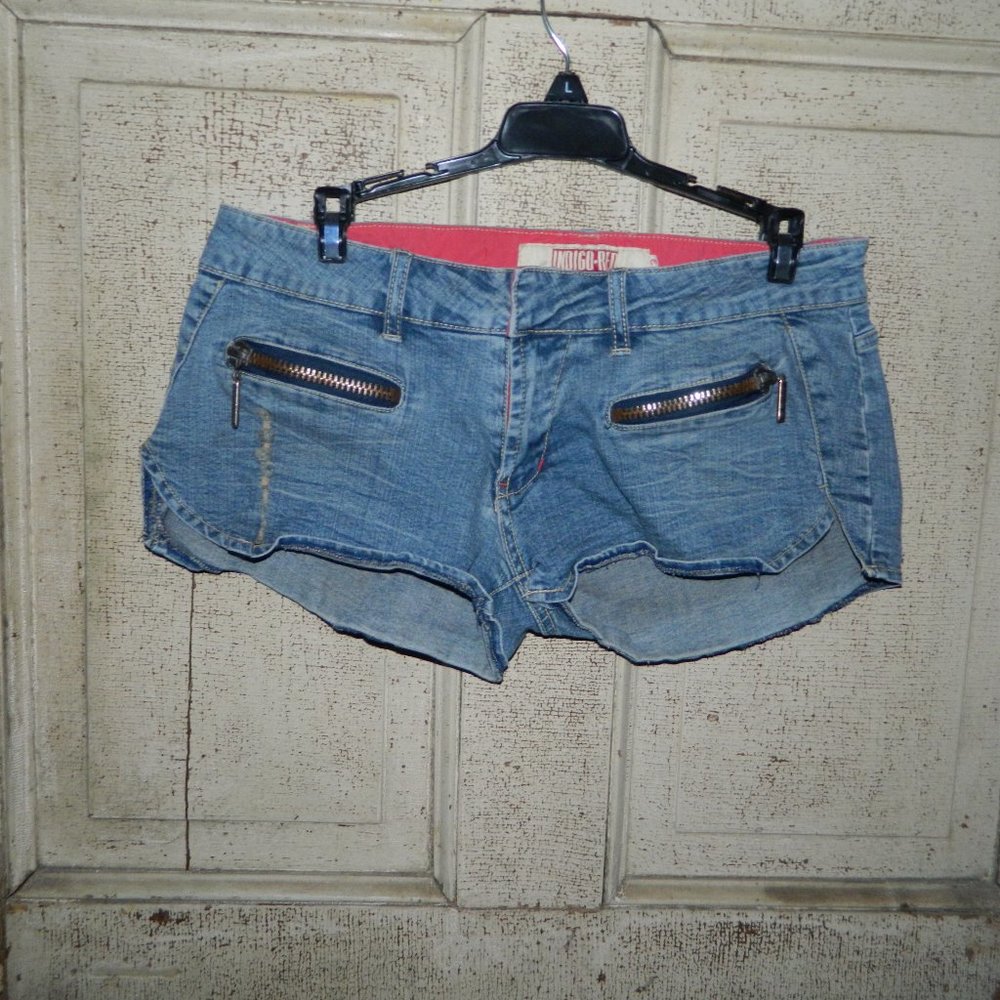 Indigo Red Lux Industrial Denim Shorts Size 33 (L-23)